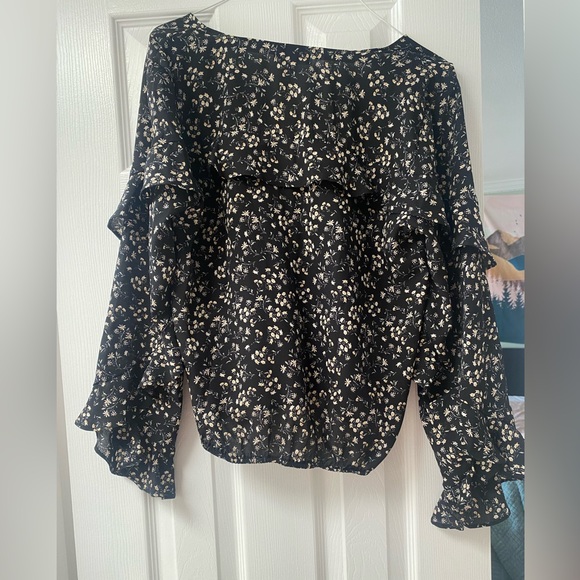 Max studio, black, surplice crêpe longsleeved blouse, top, size S - Picture 3 of 3